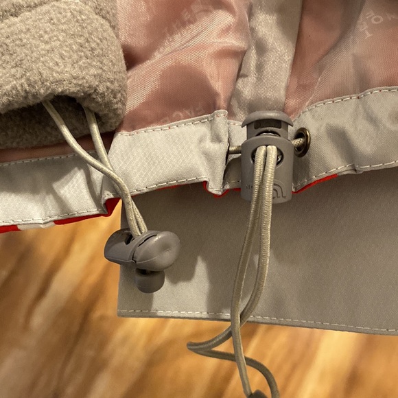 The North Face ski jacket - Picture 8 of 8